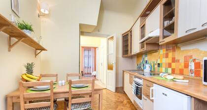 FriendHouse Apartments – Old City