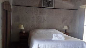 Single Room | Desk, rollaway beds, free WiFi