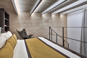 Alloggio luna di miele su due livelli (Family Suite) | 1 camera, biancheria da letto ipoallergenica, minibar