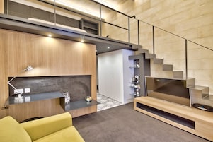 Dúplex de luna de miel (Family Suite) | Ropa de cama hipoalergénica, minibar, caja fuerte y escritorio