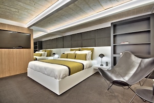 Dúplex de luna de miel (Family Suite) | Ropa de cama hipoalergénica, minibar, caja fuerte y escritorio