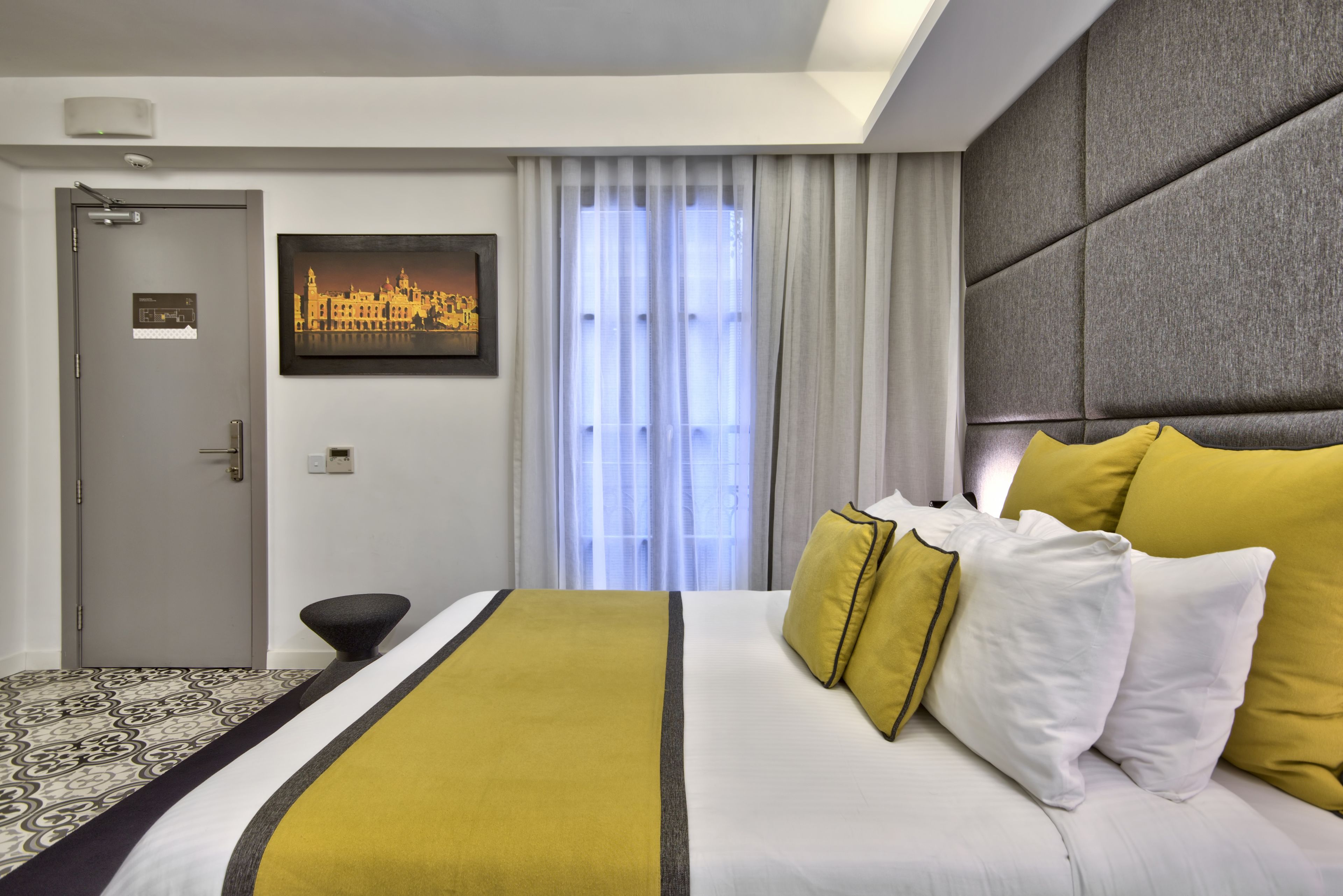 deluxe double room | city view