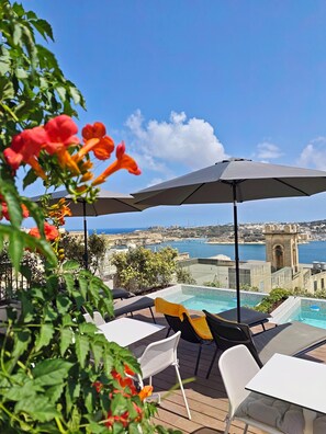 Piscine sur le toit