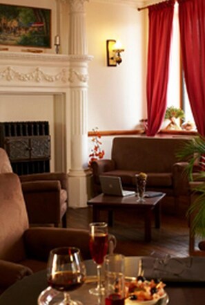 تلفزيون بشاشة مسطحة