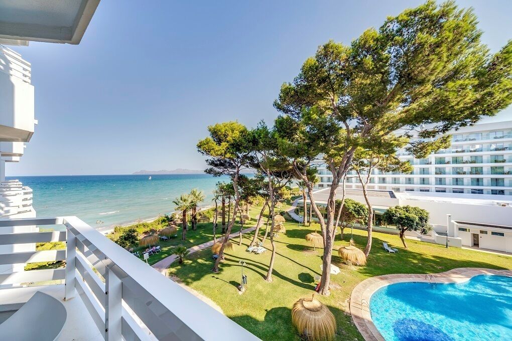 Minibar, skrivebord, blendingsgardiner og lydisolert