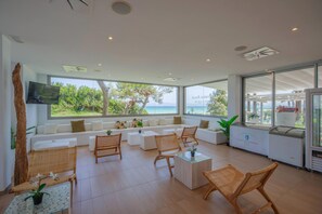 Lunch served - Playa Esperanza Resort (Muro)