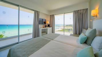 Minibar, una scrivania, tende oscuranti, insonorizzazione