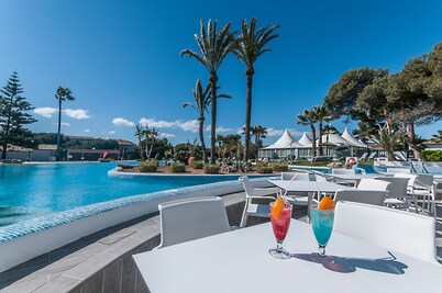 Playa Esperanza Resort