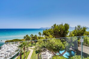 Minibar, desk, blackout drapes, soundproofing - Playa Esperanza Resort (Muro)