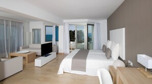 Minibar, desk, blackout drapes, soundproofing - Playa Esperanza Resort (Muro)