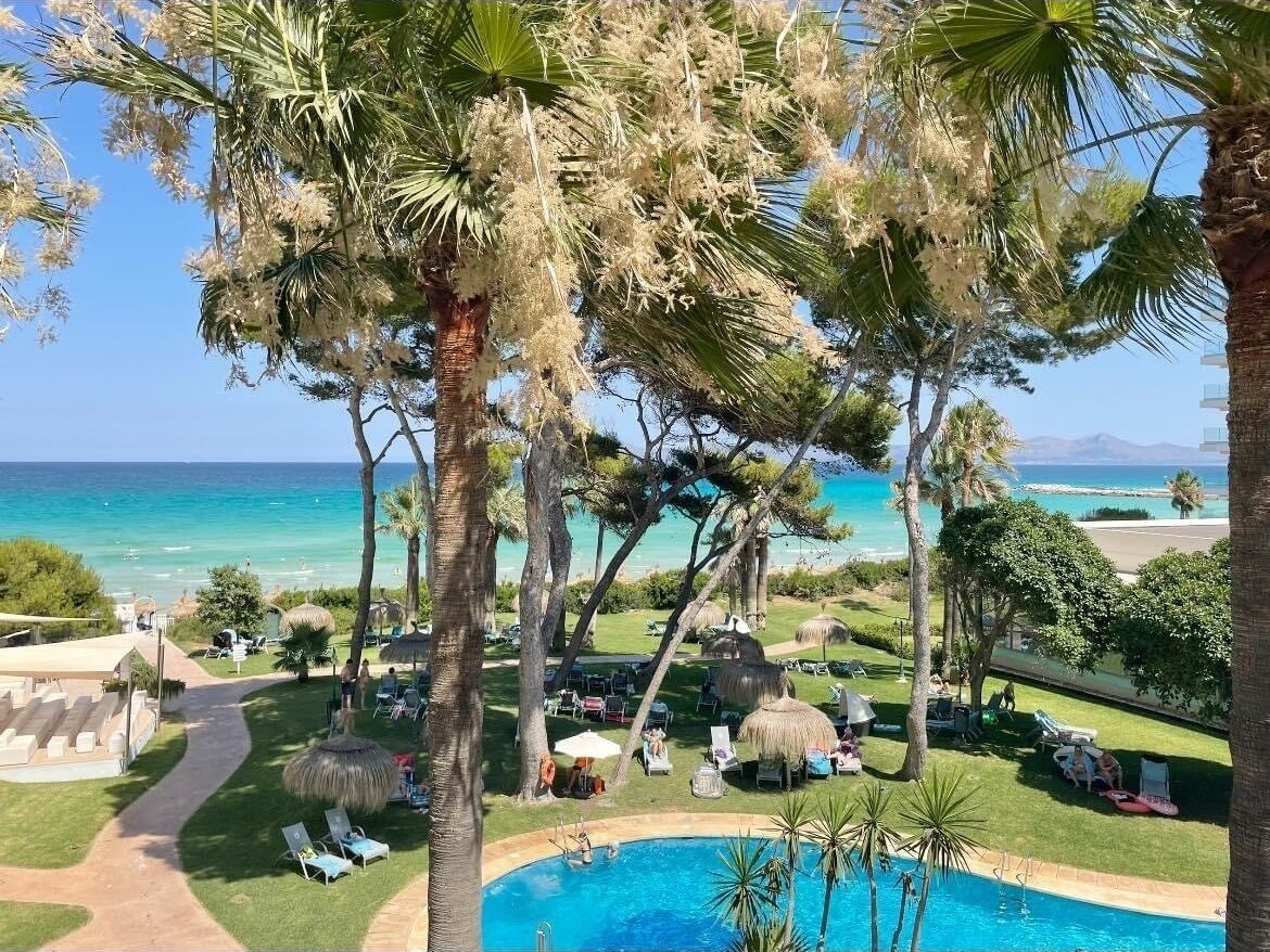 Minibar, desk, blackout drapes, soundproofing