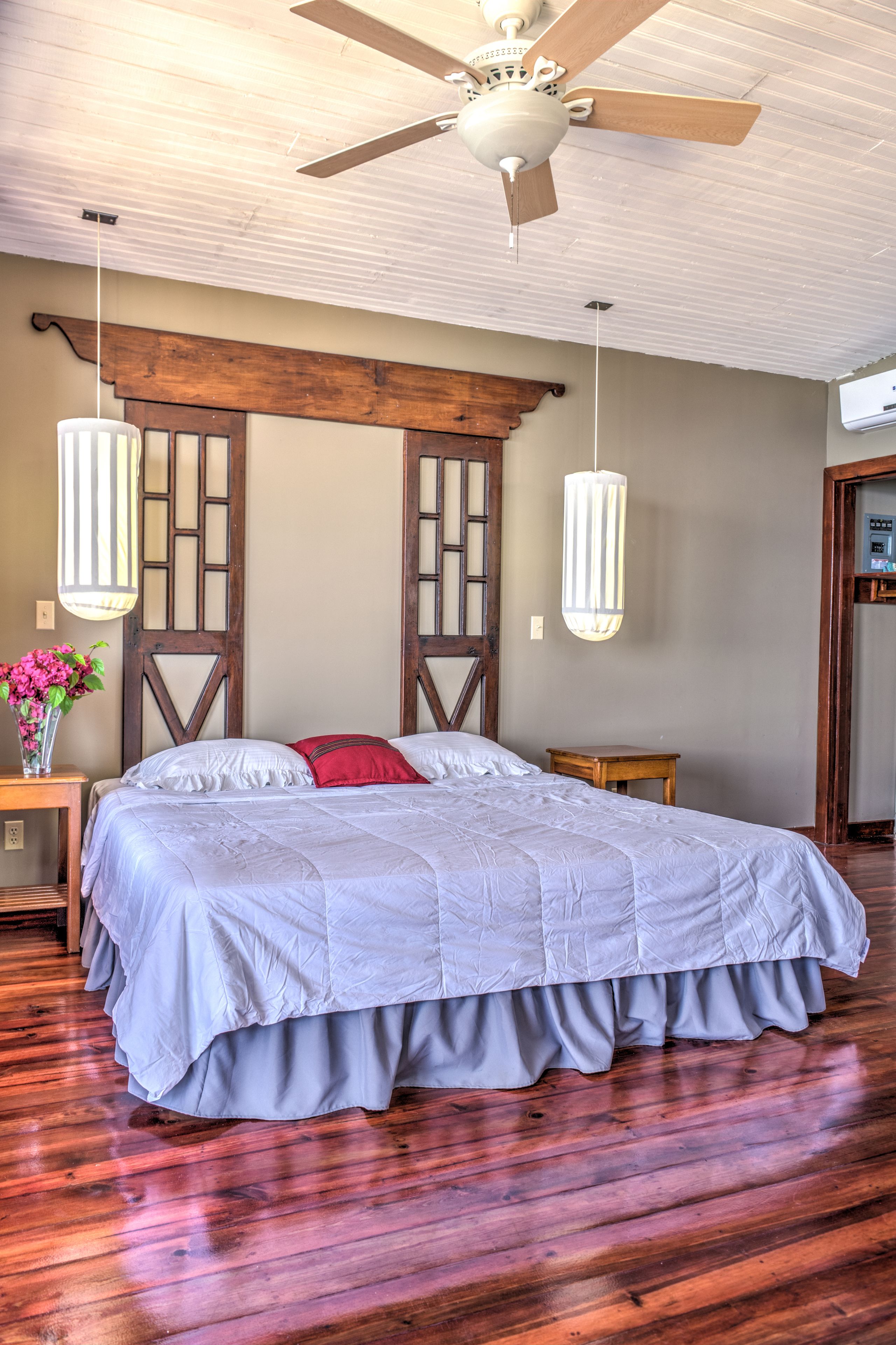 room (ocean front king) | 1 bedroom, wifi, bed sheets