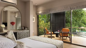 Superior dubbelrum eller tvåbäddsrum | 14 sovrum, individuell inredning, unika möbler och skrivbord