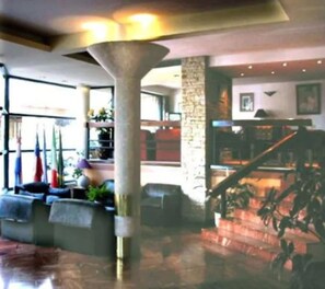 Lobby - Las Piedras Apart Hotel (San Carlos de Bariloche)