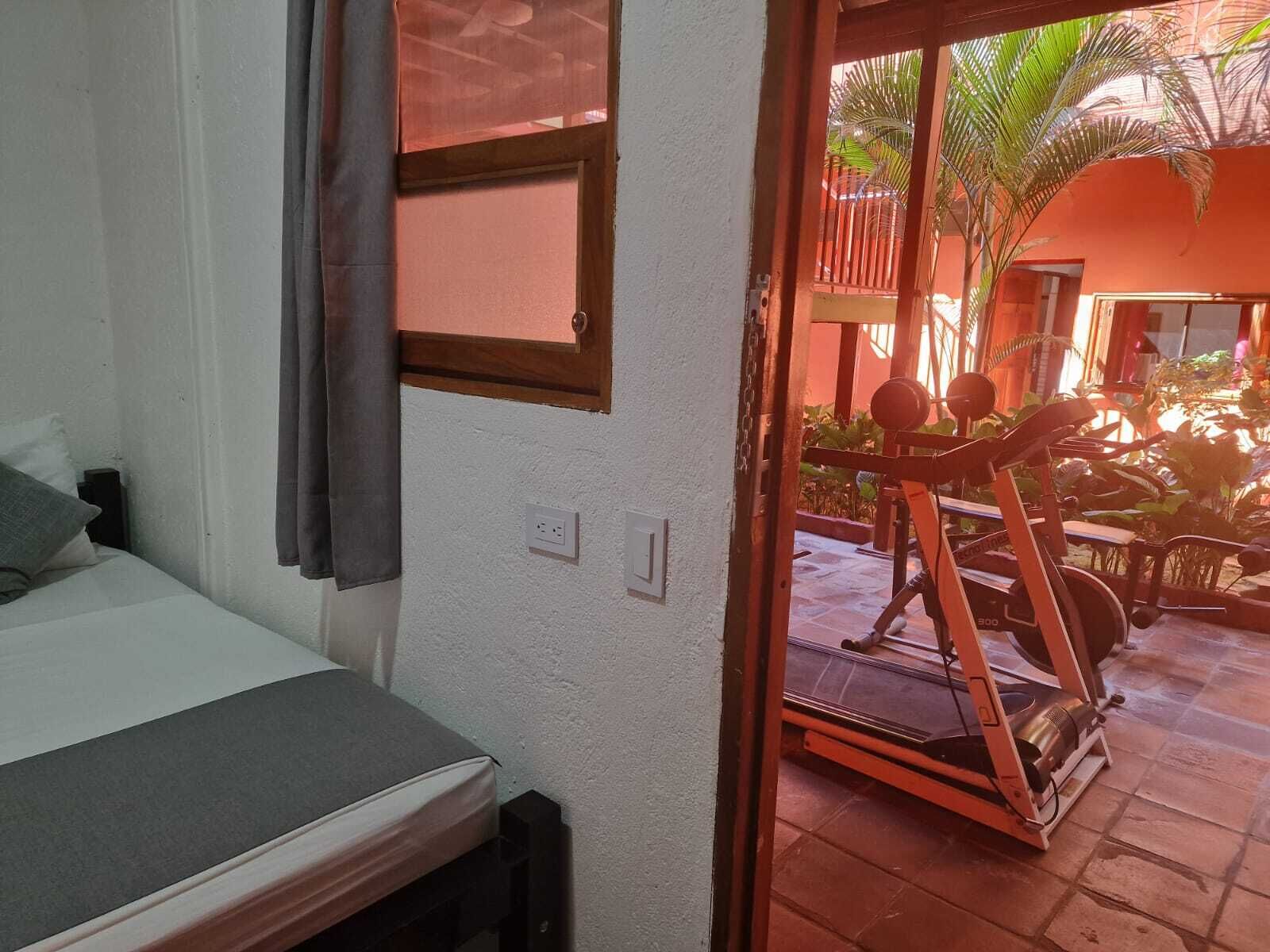 Rom – deluxe | Safe på rommet, wi-fi (inkludert) og sengetøy