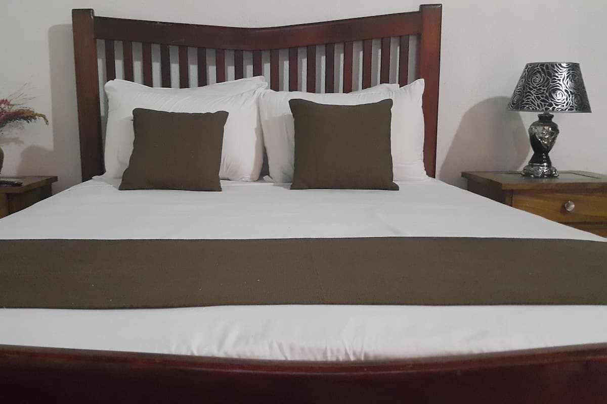 Standard Triple Room | In-room safe, free WiFi, bed sheets