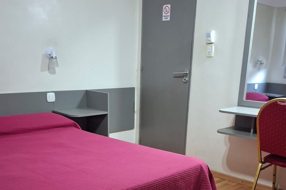 Minibar, coffres-forts dans les chambres, Wi-Fi gratuit, draps fournis