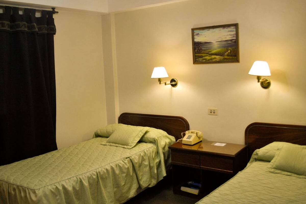 Minibar, safe på rommet, wi-fi (inkludert) og sengetøy