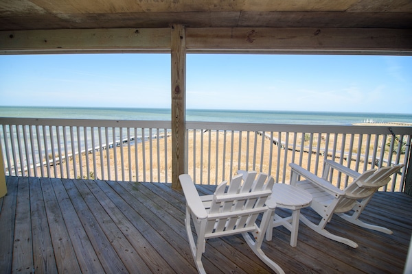 Deluxe Room, Balcony, Bay View | Premium bedding, individually decorated, individually furnished
