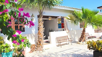 Deluxe Apartment, Private Bathroom, Garden View (APARTMENT 3)