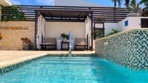 Außenpool, geöffnet von 09:00 Uhr bis 21:00 Uhr, Cabañas (kostenlos)