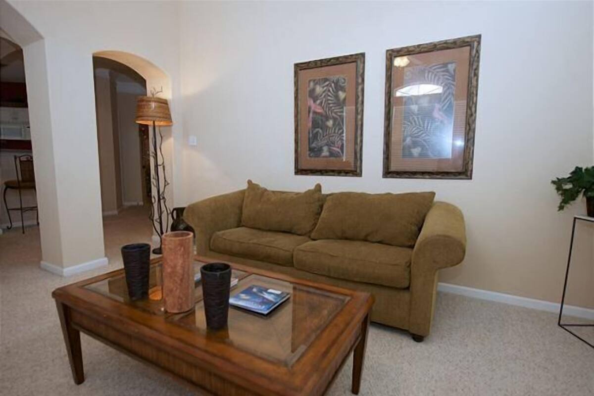 Condo, 3 Bedrooms | Living room