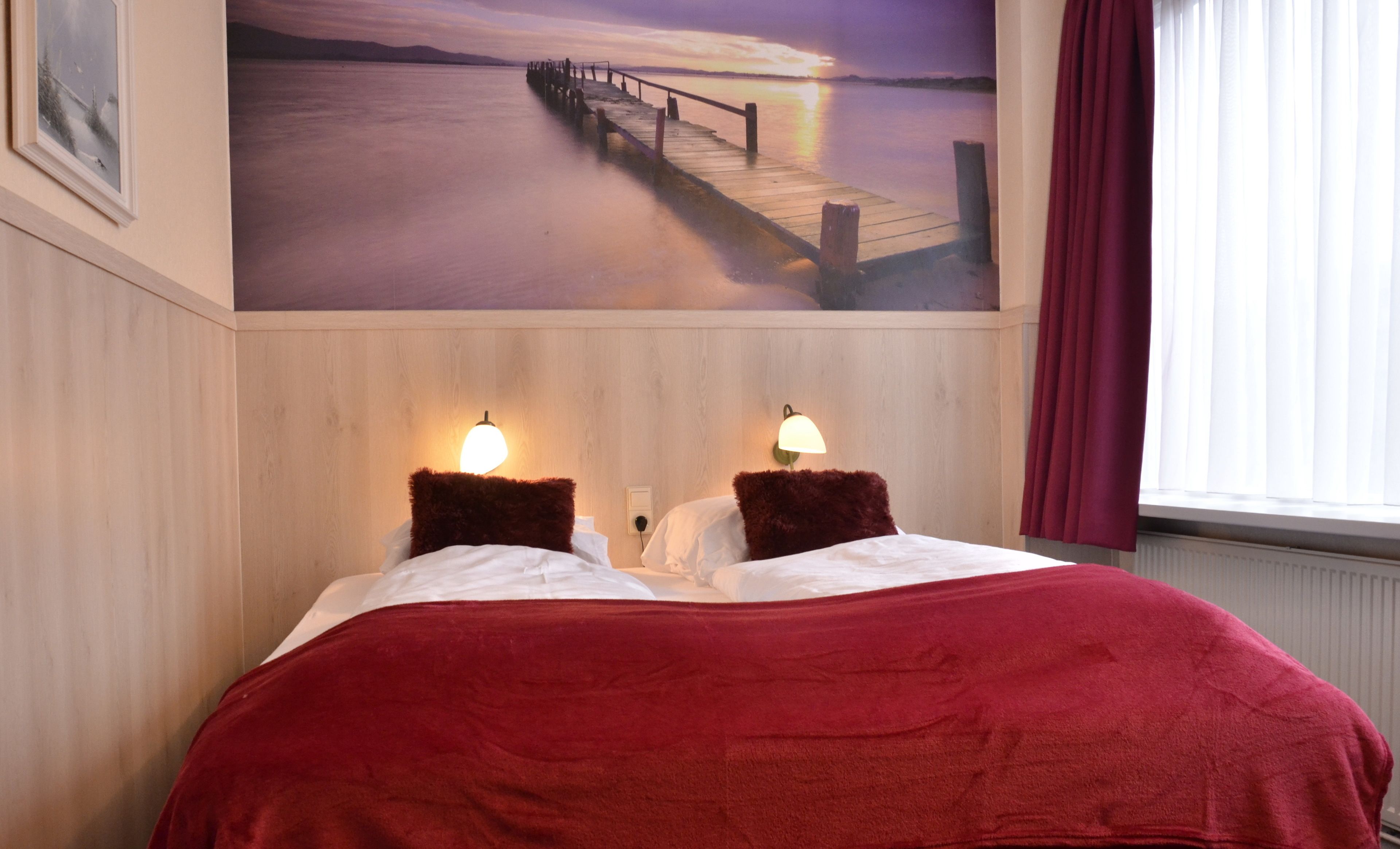 Tweepersoonskamer | Een kluis op de kamer, geluiddichte muren, babybedden, extra bedden