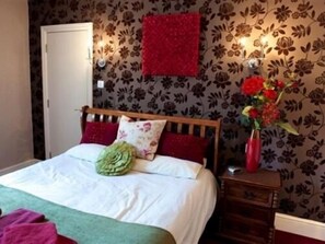 Twin Room, Private Bathroom | Free WiFi - The Bull Inn (Shrewsbury)