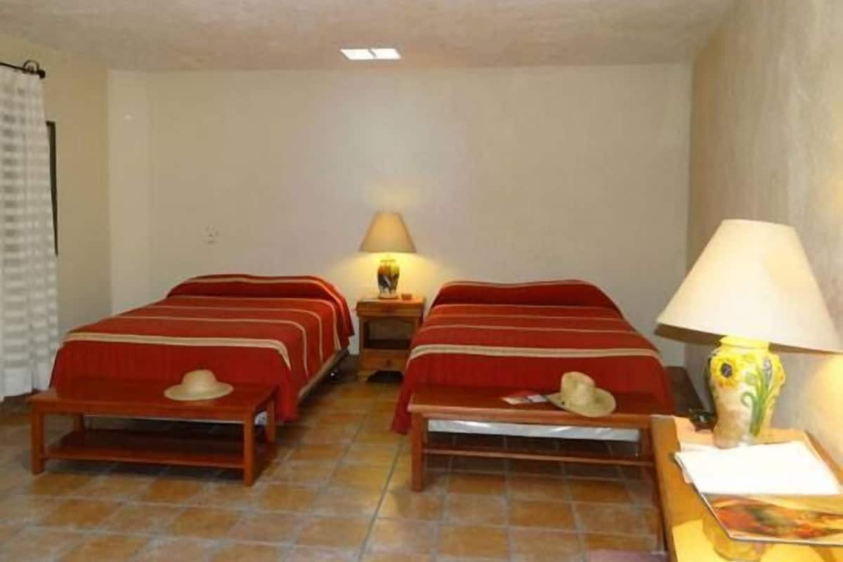 Standard Quadruple Room, 2 Double Beds | Desk, iron/ironing board, free WiFi