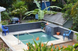 Kolam renang outdoor