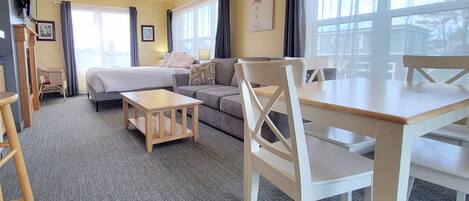 Suite, 1 Bedroom, Kitchen | Living area | LCD TV, fireplace, DVD player