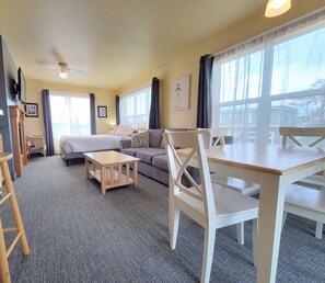 Suite, 1 Bedroom, Kitchen | Living area - Sea Breeze Court (Cannon Beach)