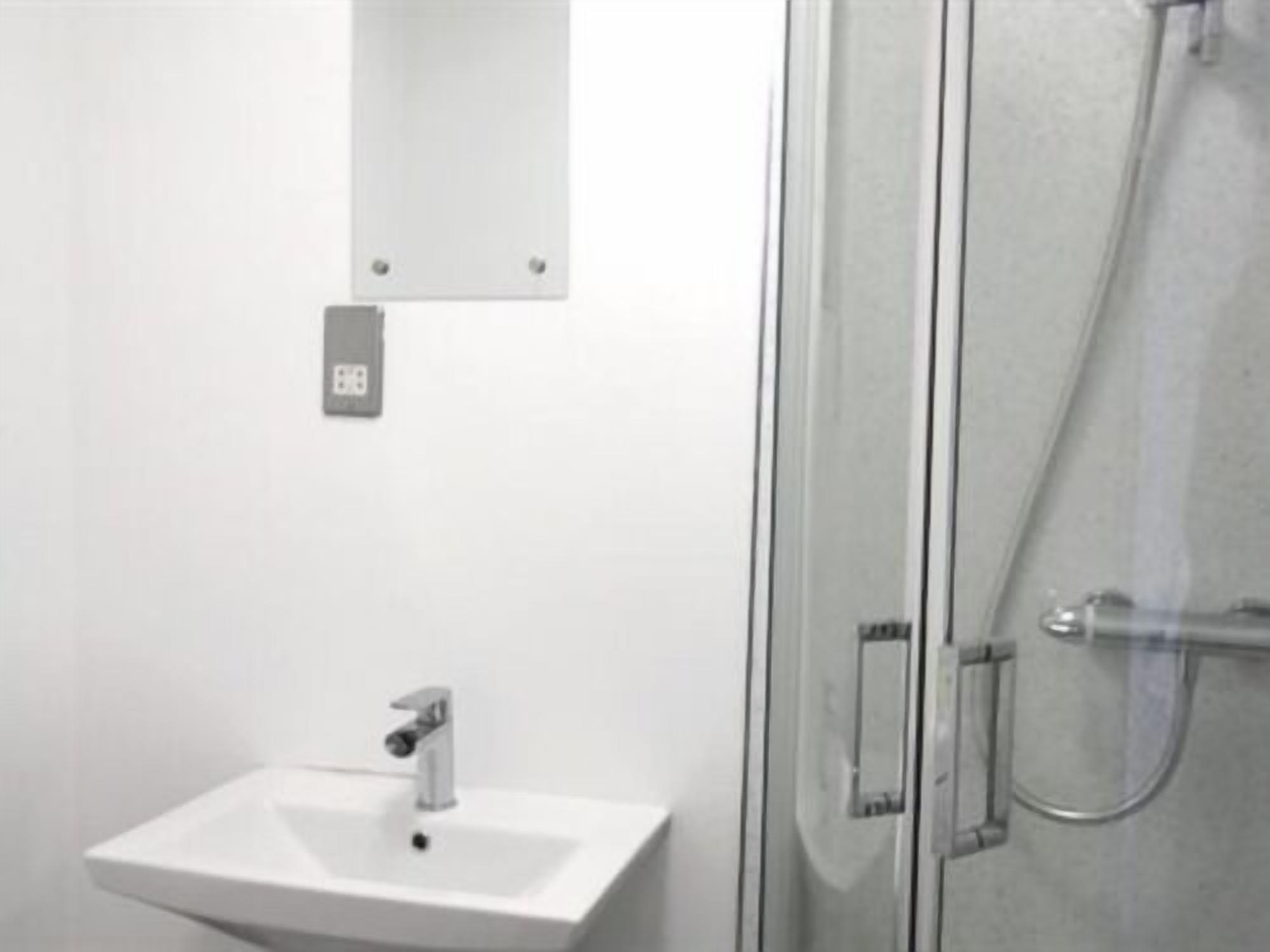 standard double room, ensuite | bathroom
