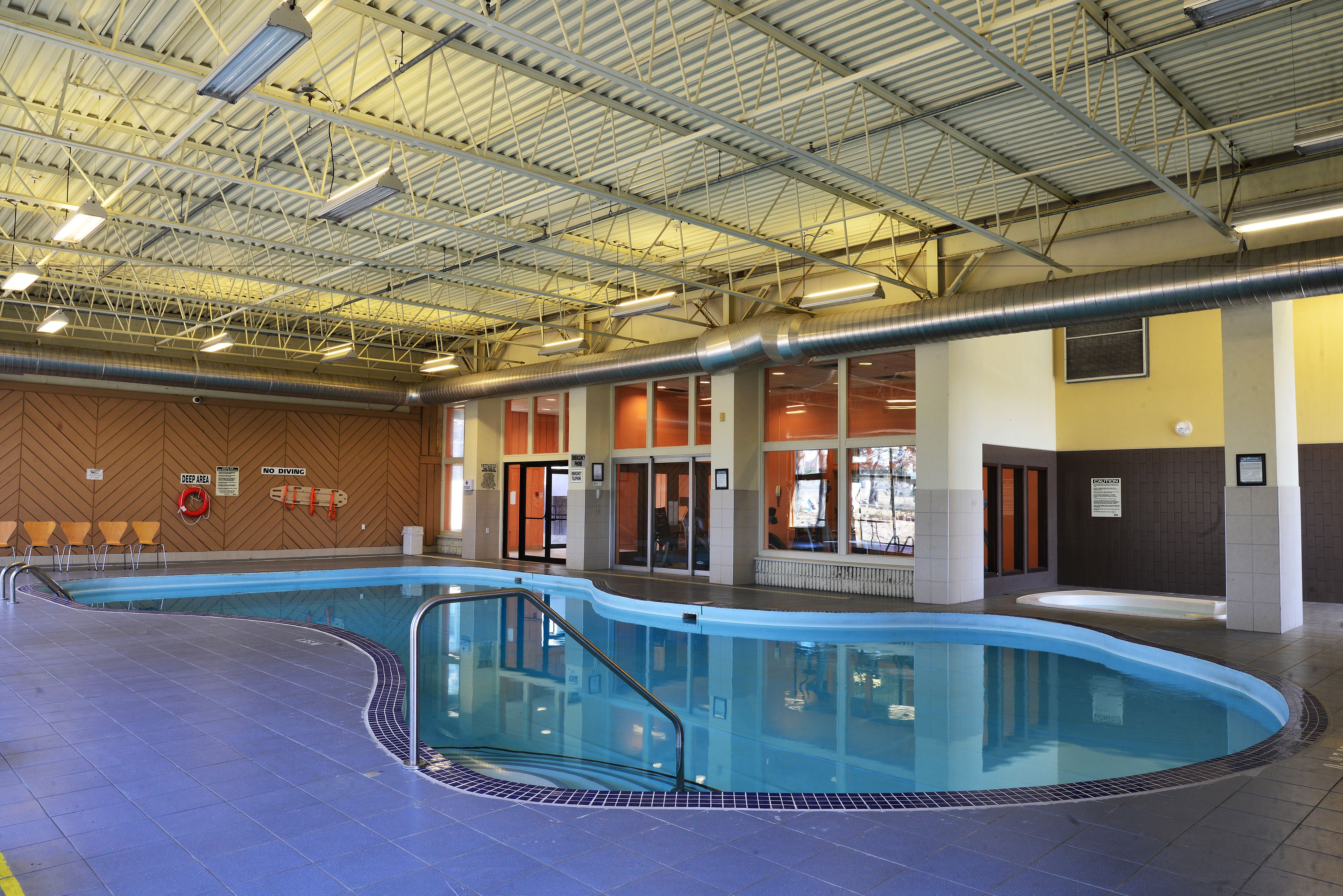 室內游泳池
