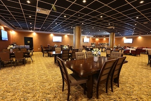 Dining - Edward Hotel North York (Toronto)