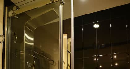 Edward Hotel North York