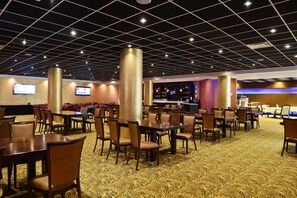 Dining - Edward Hotel North York (Toronto)