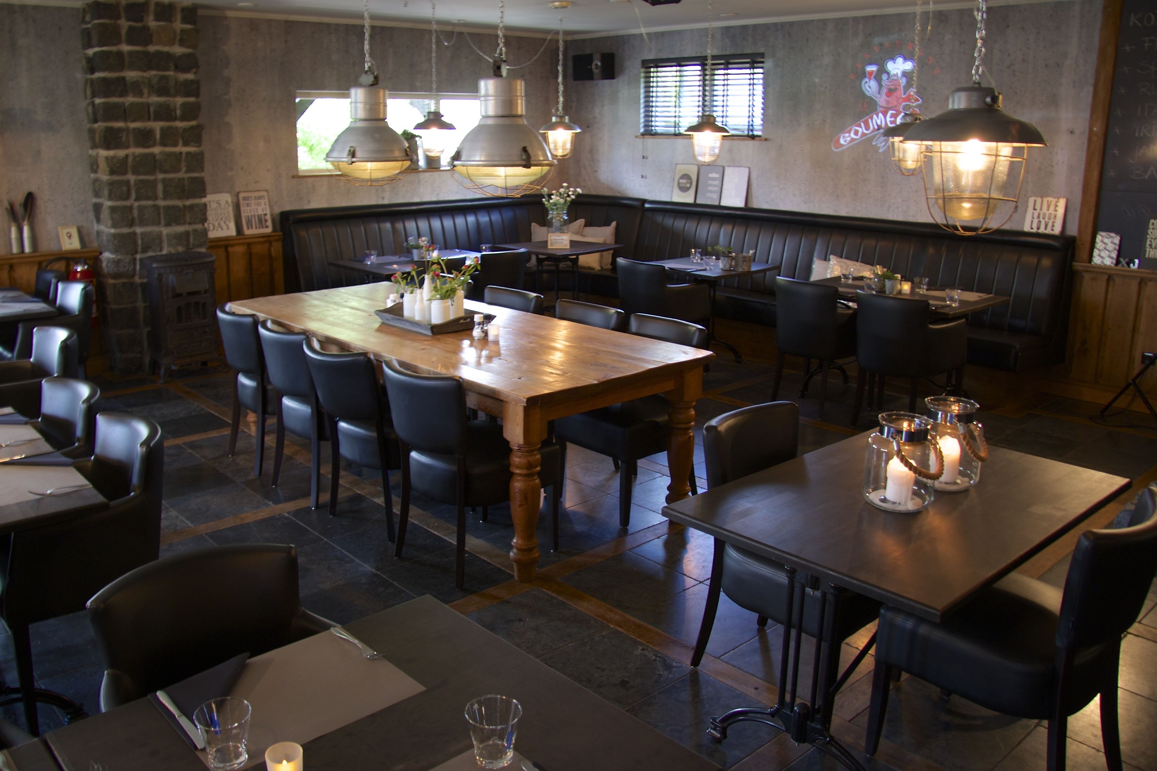 breakfast and dinner served, international cuisine