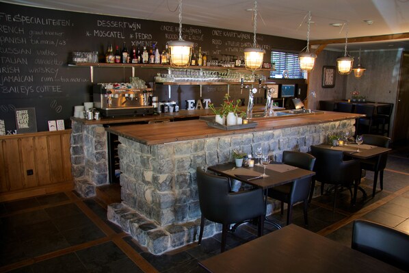 Bar (en la propiedad)