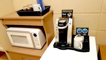 Oceanfront Room with Private Balcony 2 Double Main Floor | Coffee and/or coffee maker
