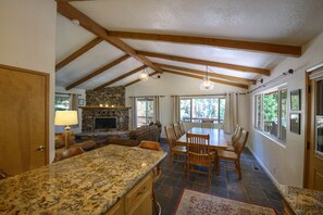 Evergreen Cabin | In-room dining