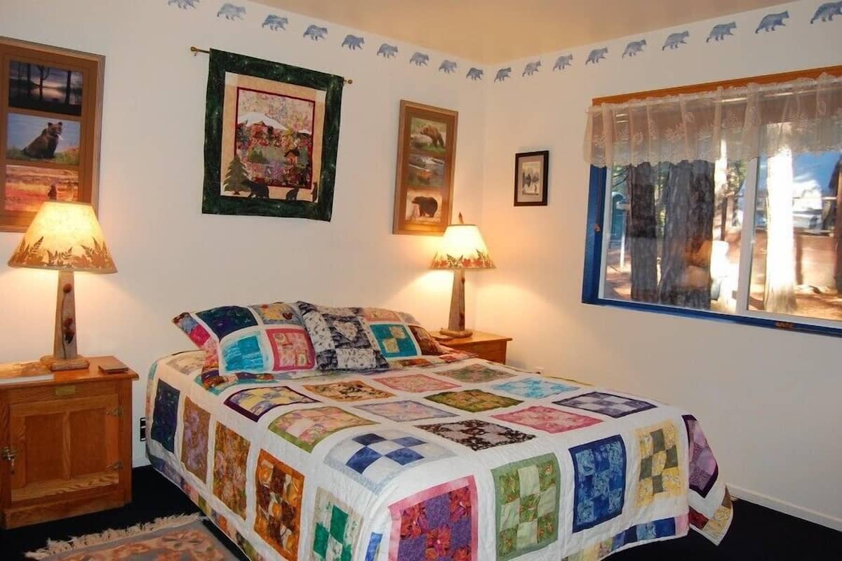 Bear Crossing, 2 Bedrooms - 2592 Van Campen Way, Wawona, CA 95389 | Bộ đồ giường cao cấp, truy cập Internet không dây miễn phí