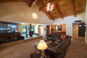 Bruin's Den | Living room