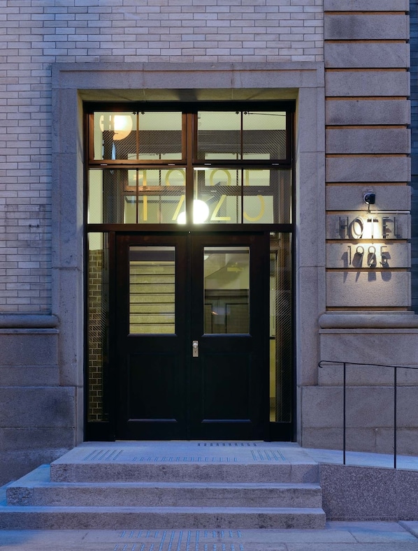 Property entrance - Toyooka1925 (Toyooka)