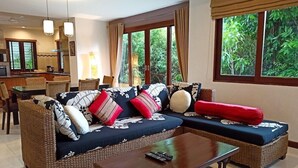 32-inch LCD TV with cable channels, TV, DVD player - Baan Luxor (Koh Samui)