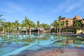 5 piscinas al aire libre