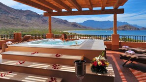 Presidential Penthouse | 室外 SPA 浴缸