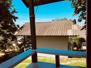 Standard Bungalow Triple room | Terraza o patio