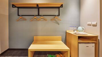 Coffres-forts dans les chambres, bureau, rideaux occultants