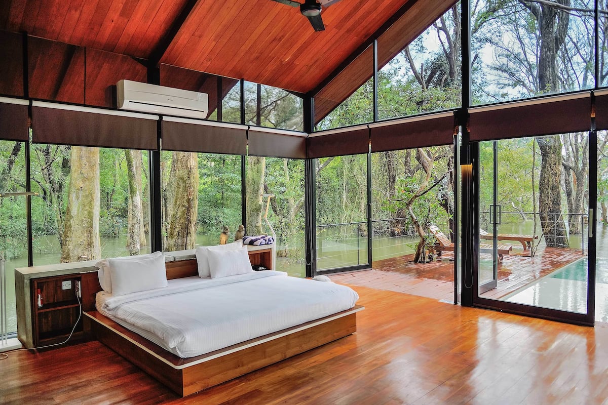 Kumbuk - Water Chalet with Plunge Pool (10% off on food) | 1 dormitorio, ropa de cama de alta calidad, minibar y caja fuerte